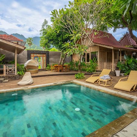 Meraki Luxury Villa เปมูเตรัน ภายนอก รูปภาพ