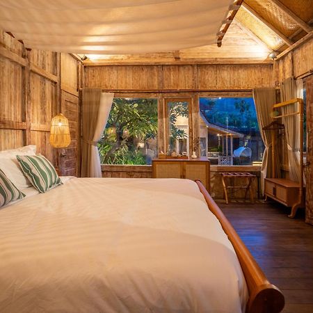 Meraki Luxury Villa เปมูเตรัน ภายนอก รูปภาพ